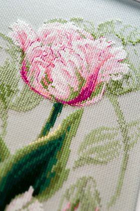 embroidery tulips
